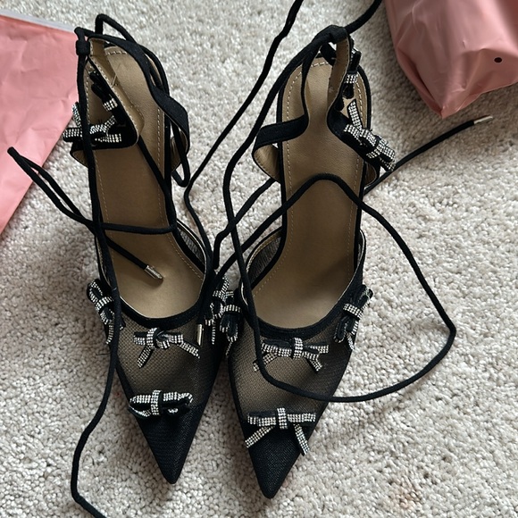 Lace up heel - bow heels (black heels) - Picture 3 of 3